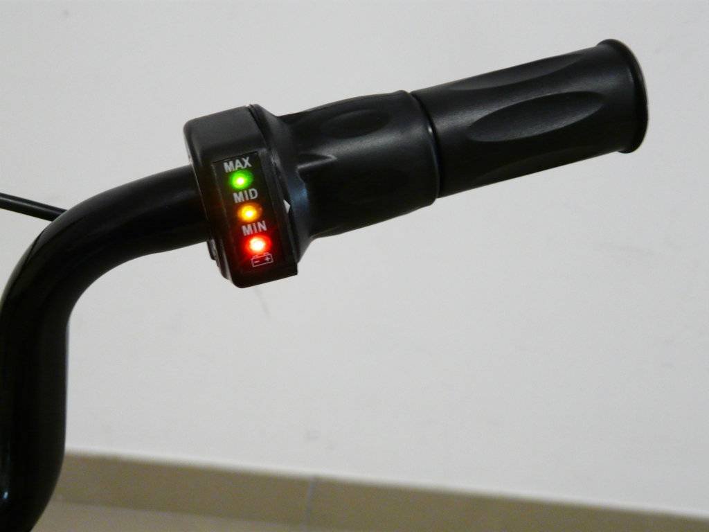 Motocicleta-infantil-12V-Pekecars-rosa-08.jpg Moto Pekecars 24V 200W Rosa 11