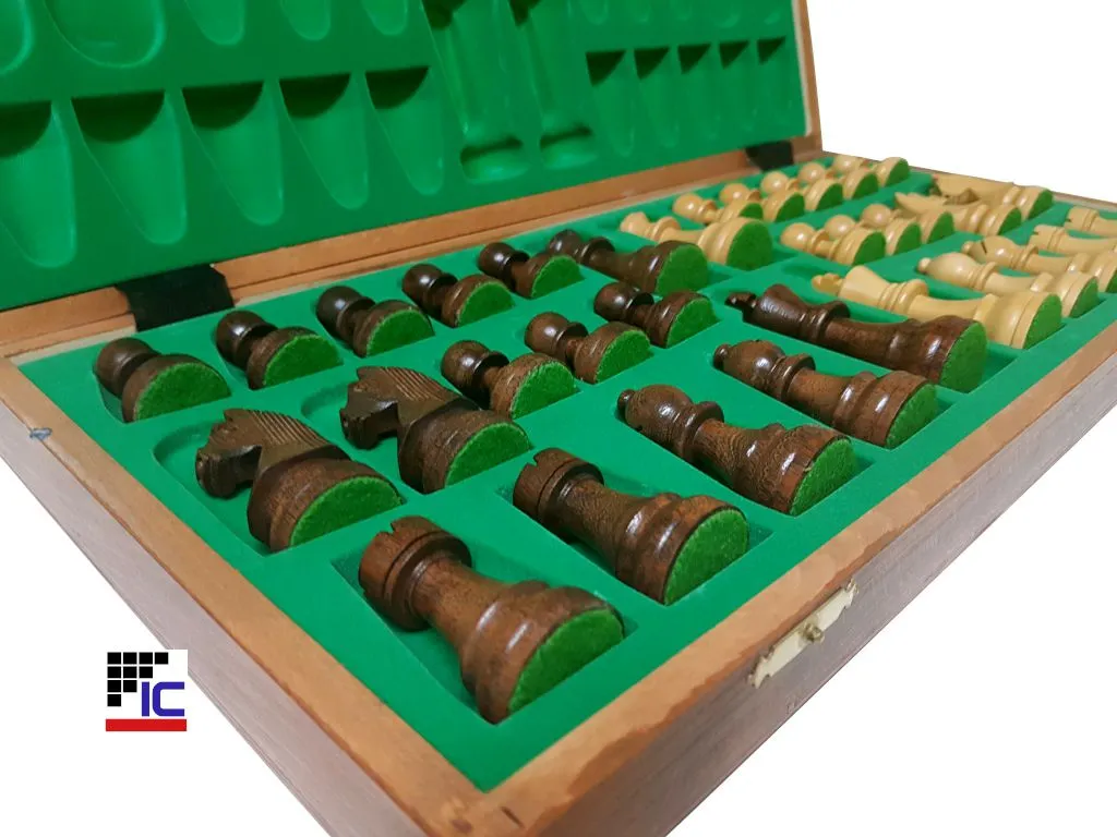 ajedrez-plegable-madera-caoba-04.webp Juego Ajedrez plegable de madera de Caoba/Sicomoro con piezas Staunton nº6 7