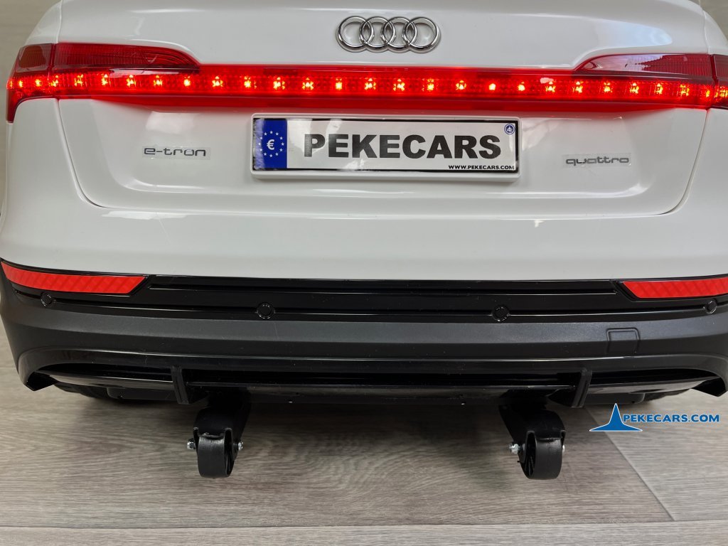 coche-electrico-ninos-audi-etron-quattro-blanco-20.jpg Audi E-TRON Quattro Sportback 12V 2.4G Blanco 23