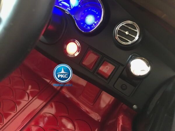 Mercedes C63 12V 2.4G Rojo Metalizado con Batería Extraíble 10