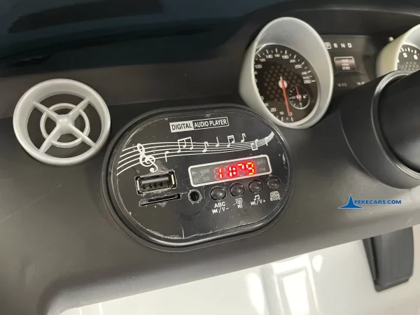 Mercedes SLC 300 12V 2.4G Color Blanco 19