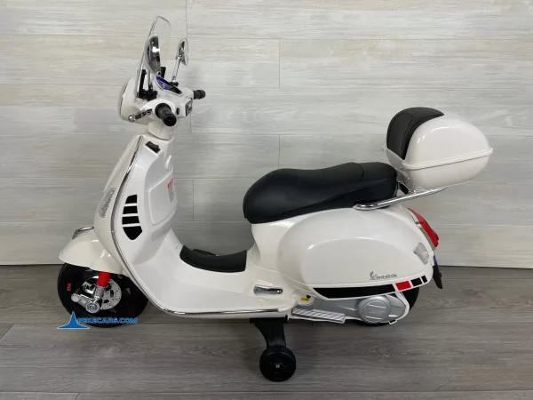 Moto Vespa GTS-S 12V Color Blanco 4