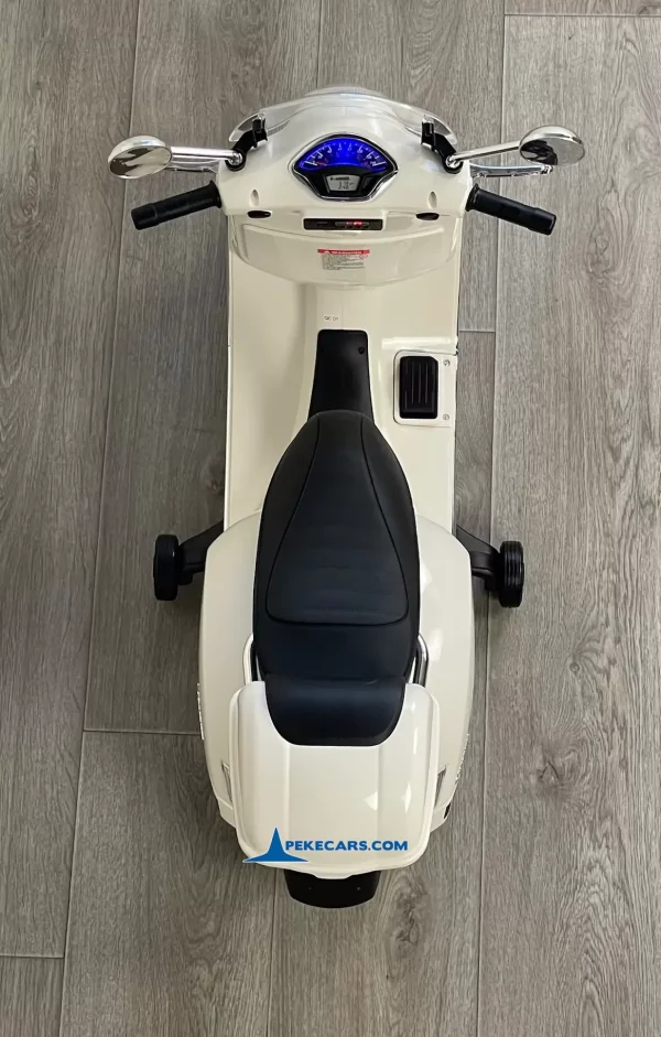 Moto Vespa GTS-S 12V Color Blanco 11