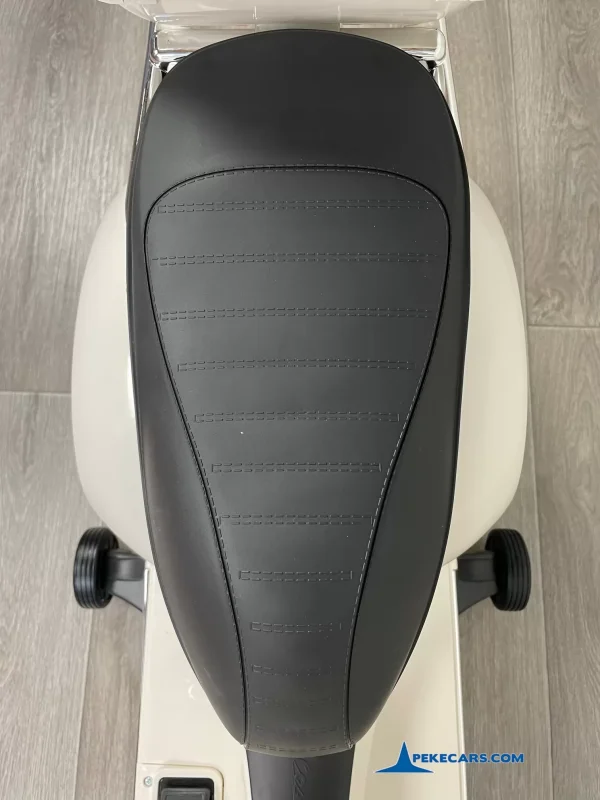 Moto Vespa GTS-S 12V Color Blanco 18