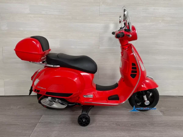 Moto Vespa GTS-S 12V Color Rojo 7