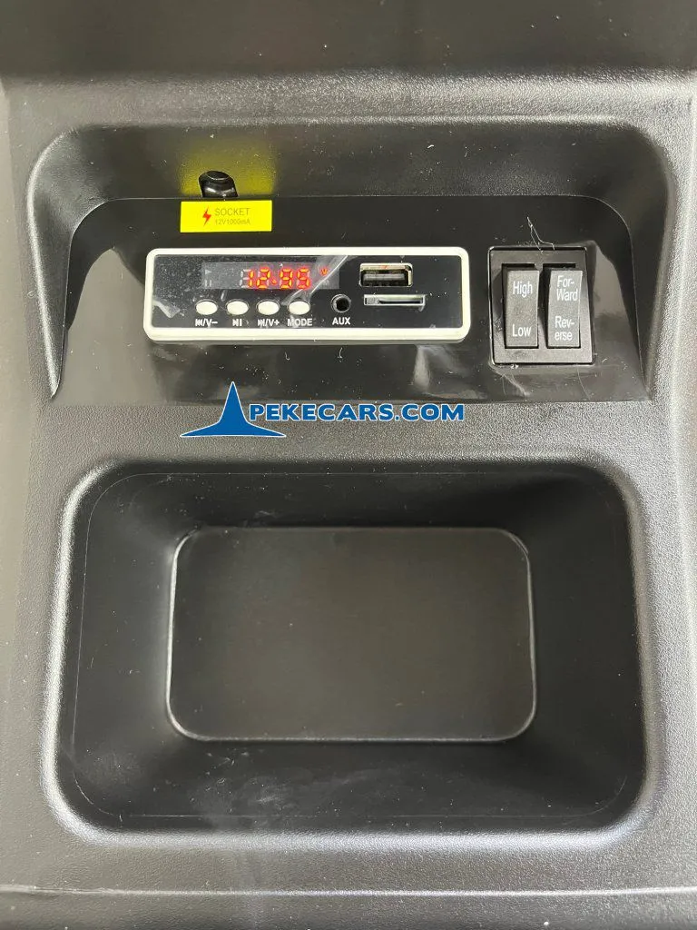 peketrac-7100-rojo-13.webp Tractor Electrico Peketrac 7100 12V Case III Style 17