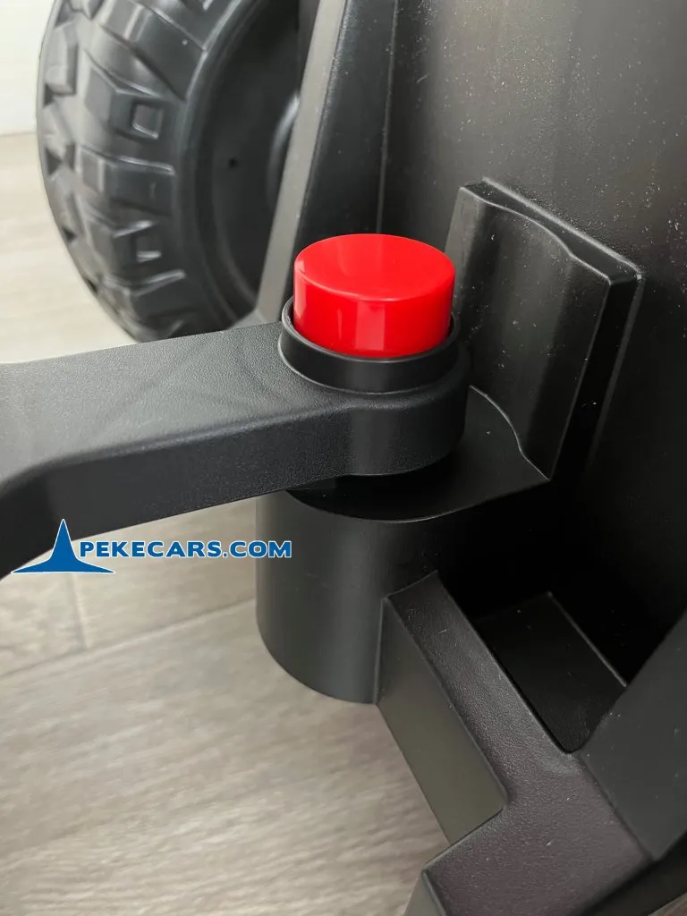 peketrac-7100-rojo-15.webp Tractor Electrico Peketrac 7100 12V Case III Style 19