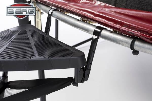 plataforma-escalera-berg-camas-elasticas-4.jpg PLATAFORMA CON ESCALERA M BERG 7