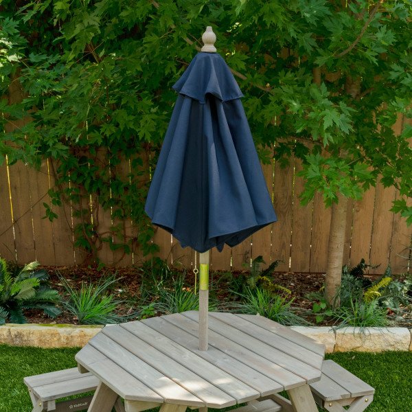 set-mesa-taburetes-sombrillas-20176-5.jpg Kidkraft Set de mesa octogonal, taburetes y sombrilla - Gris y Azul marino 7