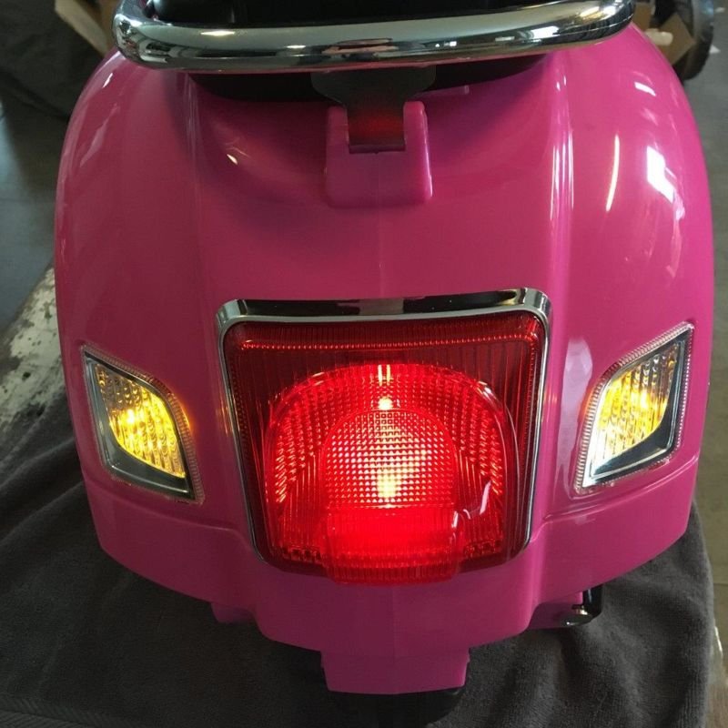 vespa-rosa-gts-lima-luces.jpg Vespa GTS Piaggio 12V Rosa 12