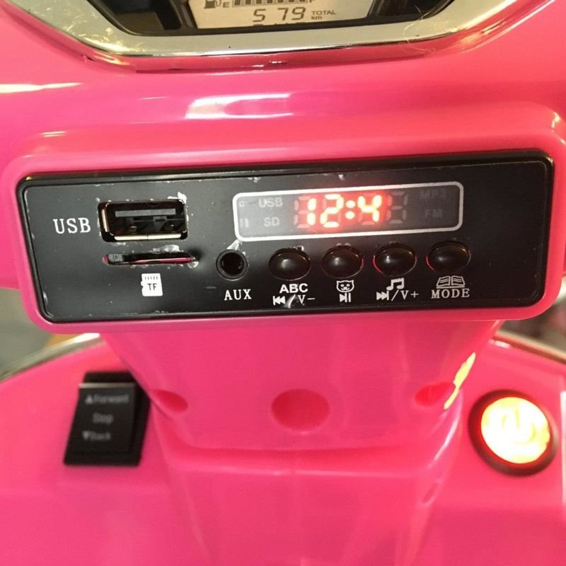 vespa-rosa-gts-lima-voltimetro.jpg Vespa GTS Piaggio 12V Rosa 14